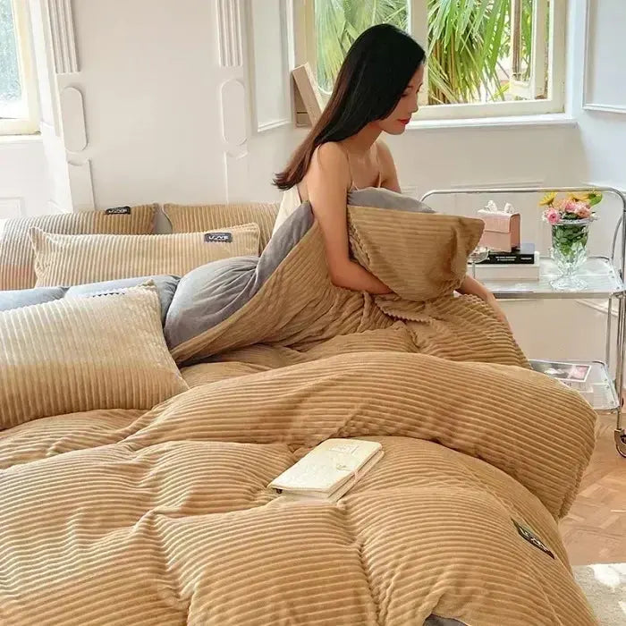 Ultra-Soft Velvet Duvet Cover Warm Thick Bed Quilt Cover Double Bed Luxury Bedding Solid Color Velvet Duvet Cover 겨울용 따뜻한 이불 커버 upscaleclicks