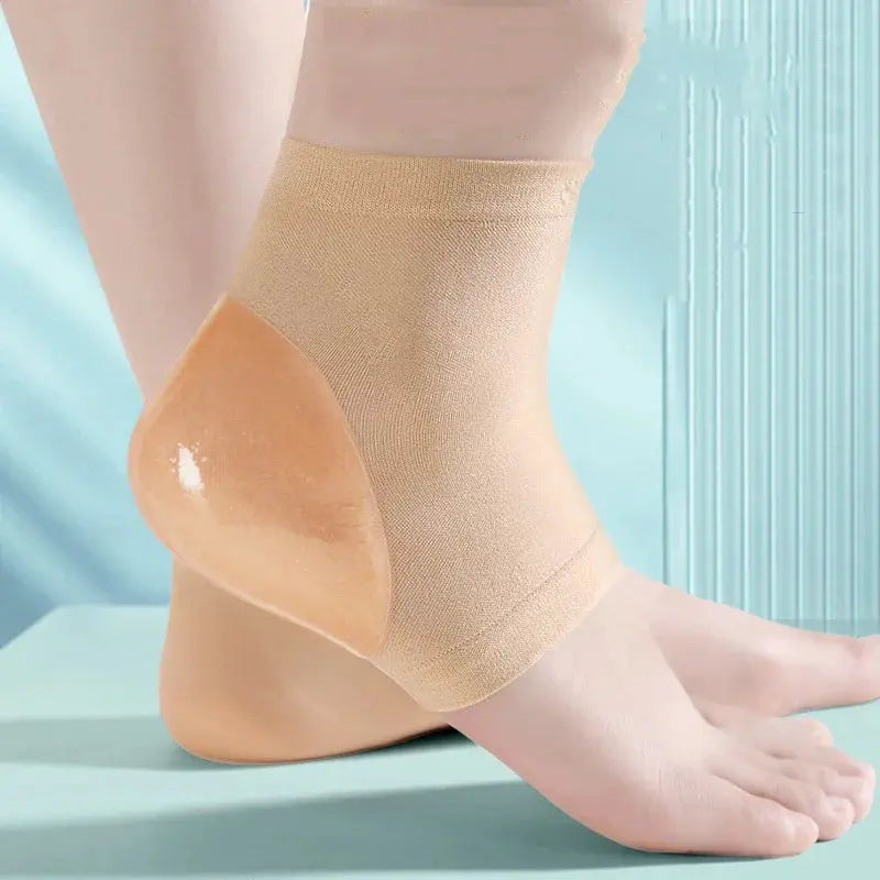 2Pcs Heel Protective Cover Foot Heels Socks Pain Relief Feet Care Sock Black Silicone Anti-Crack Moisturizing Shoe Pads Unisex upscaleclicks