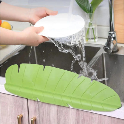 Kitchen Sink Water Guards Soft Banana Leaf Shape Water Sink Flap Block With Suckers Oil-Proof Proof Sink Access upscaleclicks